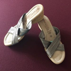 Italy wedge sandal size 8 1/2